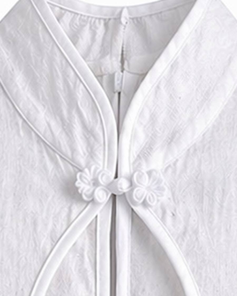 Yumeji Classic Linen Blouse, Short Sleeve, collar and fastening in close up