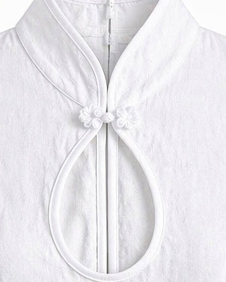 Yumeji Classic Linen Dress, Long Sleeve, collar and fastening in close up