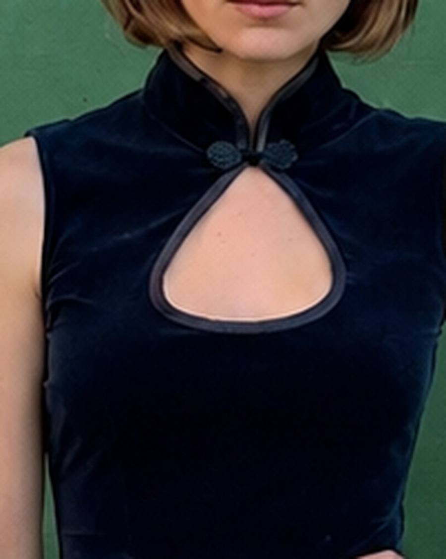 Yumeji Classic Velvet Dress, Sleeveless, worn, at the bust