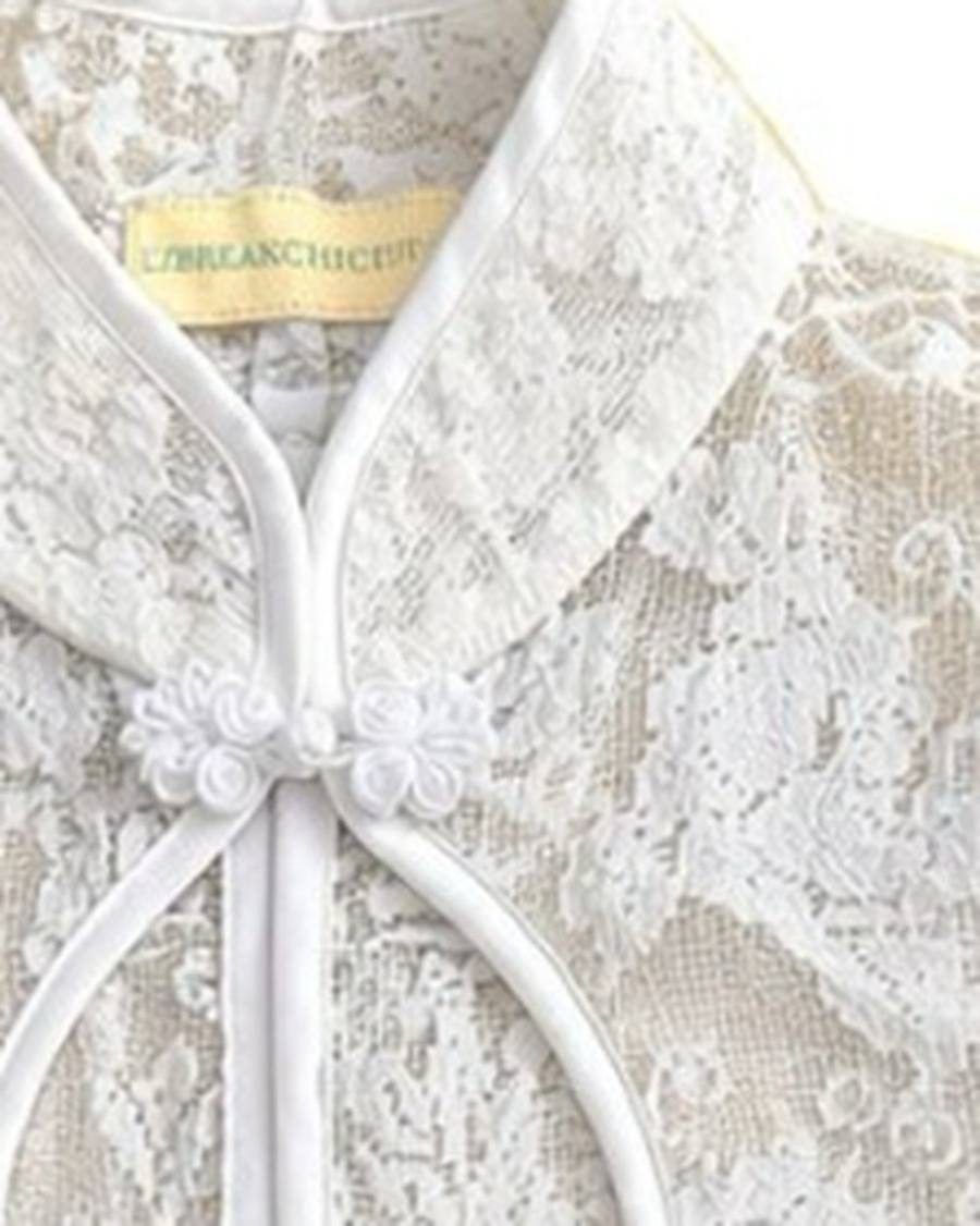 Yumeji Vera Blouse, Long Sleeve, collar and fastening in close up